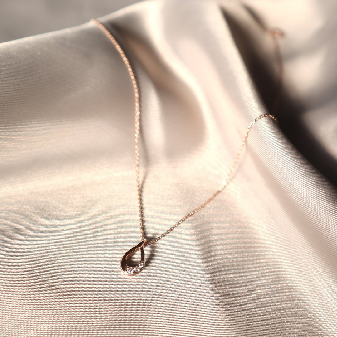 [送料無料] Alavel ドロップ ネックレス キュービックジルコニア PUPE001