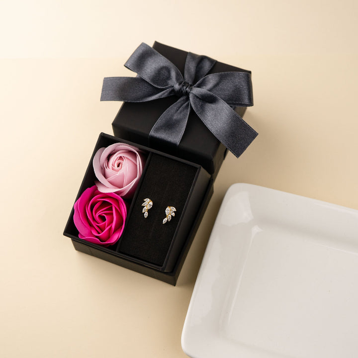 [送料無料] Alavel キュービックジルコニア リーフィア ピアス PUPS138